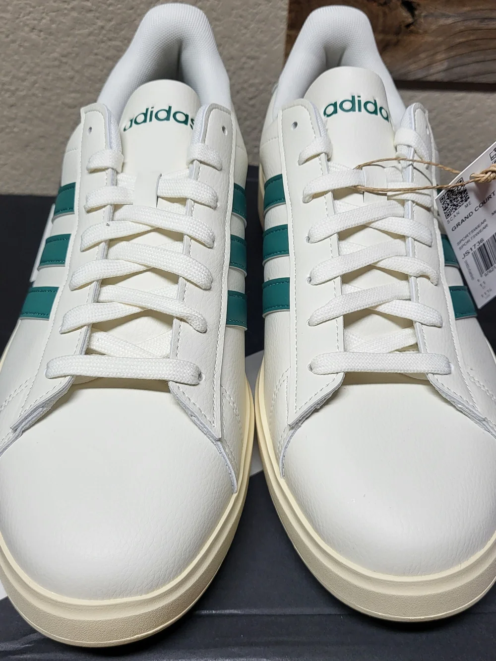 *NEW* Adidas Grand Court 2.0 White Green Size Men's 11.5 Women's 12.5 JS1736